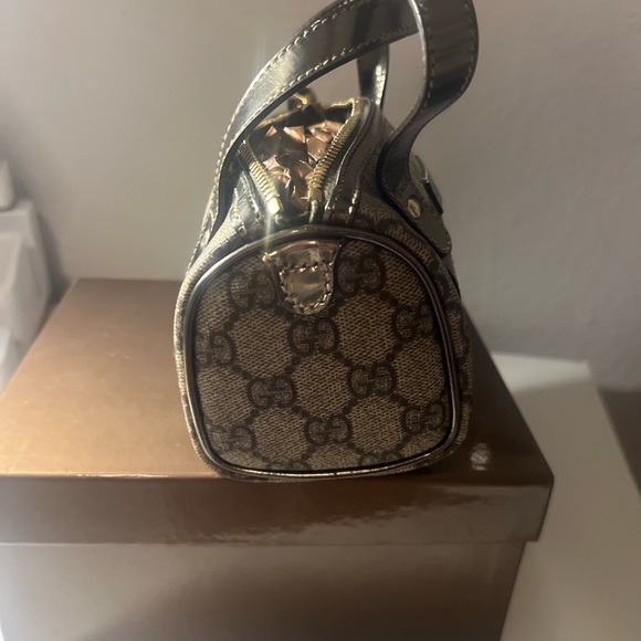 GUCCI
Monogram Micro Joy Boston Metallic - Picture 4 of 12